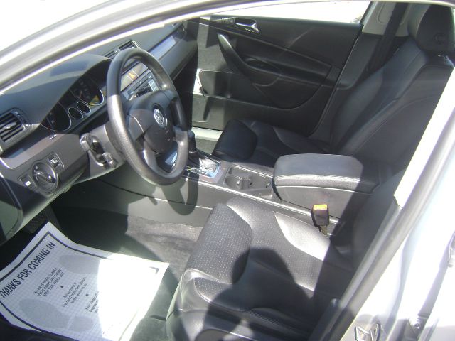 2008 Volkswagen Passat Series 4