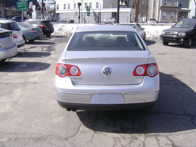 2008 Volkswagen Passat Series 4