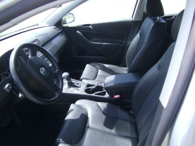 2008 Volkswagen Passat Series 4
