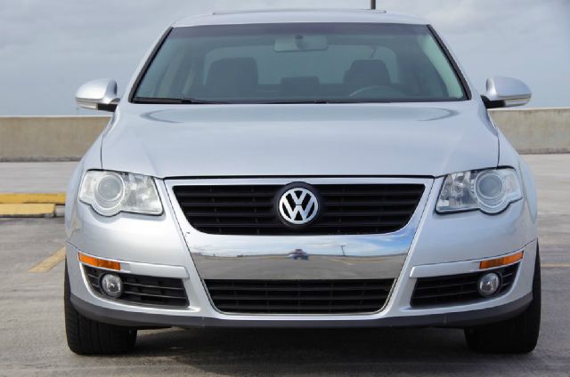 2009 Volkswagen Passat 4x4 LTZ