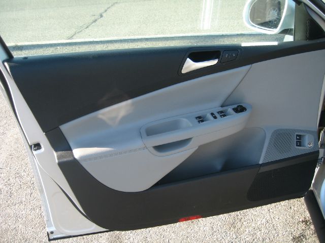 2009 Volkswagen Passat 4x4 LTZ