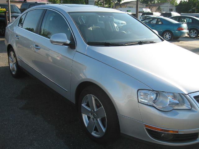 2009 Volkswagen Passat 4x4 LTZ