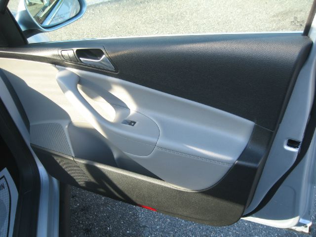 2009 Volkswagen Passat 4x4 LTZ