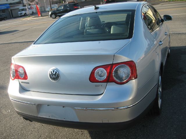 2009 Volkswagen Passat 4x4 LTZ