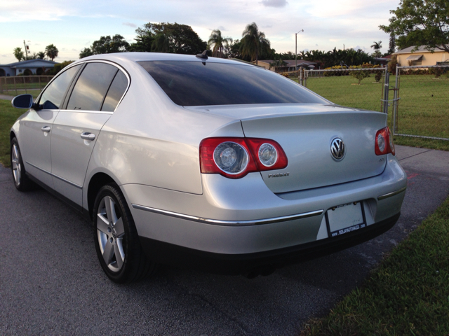 2009 Volkswagen Passat 4x4 LTZ