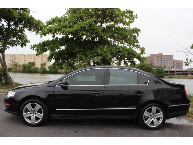 2009 Volkswagen Passat 4x4 LTZ