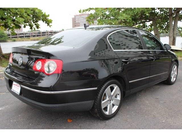 2009 Volkswagen Passat 4x4 LTZ