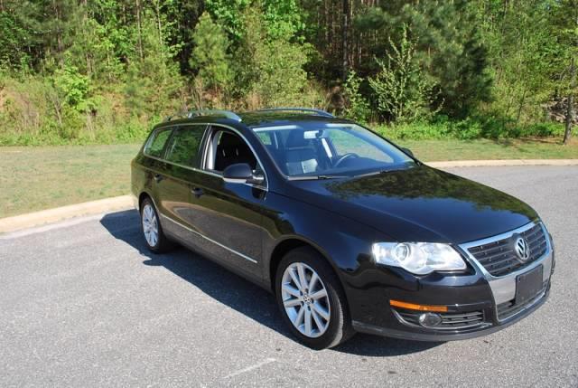 2010 Volkswagen Passat 4x4 LTZ