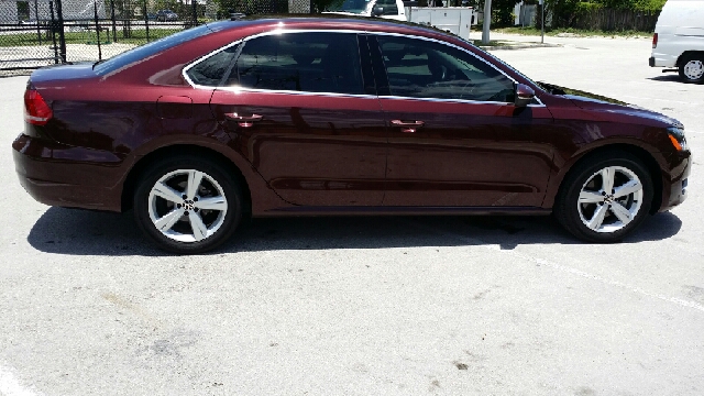 2012 Volkswagen Passat XLT Xcab5.4