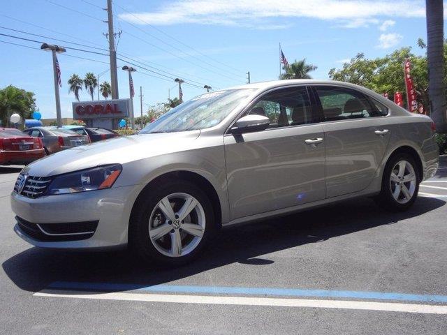 2012 Volkswagen Passat AWD EX