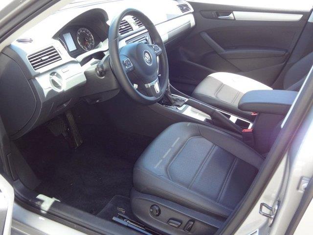 2012 Volkswagen Passat AWD EX