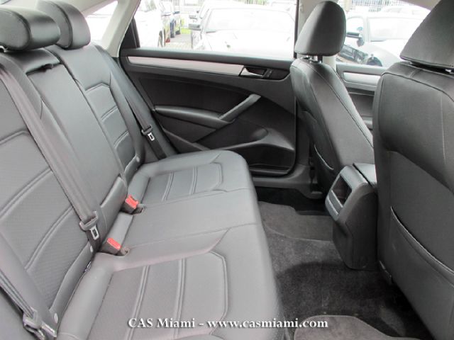 2012 Volkswagen Passat XLT Xcab5.4