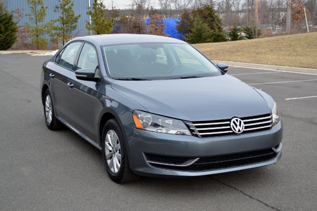 2012 Volkswagen Passat 4.2L Quattro LWB AUTO
