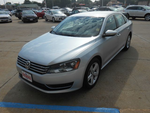 2012 Volkswagen Passat XLT Xcab5.4