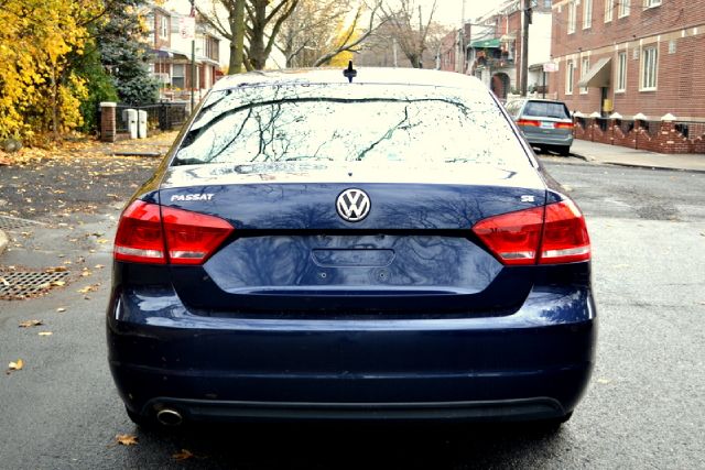 2012 Volkswagen Passat XLT Xcab5.4