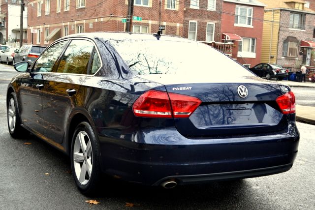 2012 Volkswagen Passat XLT Xcab5.4