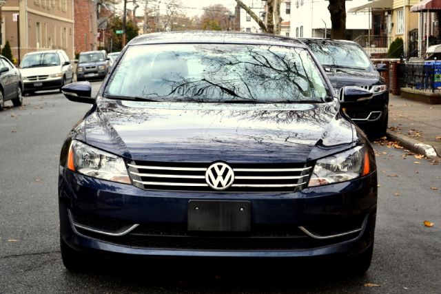 2012 Volkswagen Passat XLT Xcab5.4