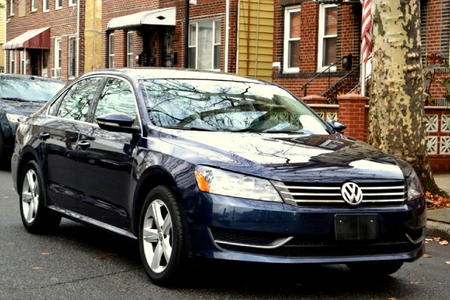 2012 Volkswagen Passat XLT Xcab5.4