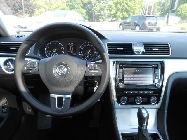 2013 Volkswagen Passat XLT Xcab5.4