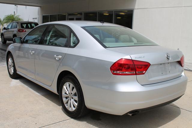 2013 Volkswagen Passat Pickupslt Quad Cab SWB 4WD 4x4 Truck
