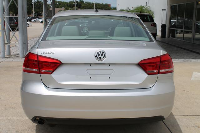 2013 Volkswagen Passat Pickupslt Quad Cab SWB 4WD 4x4 Truck