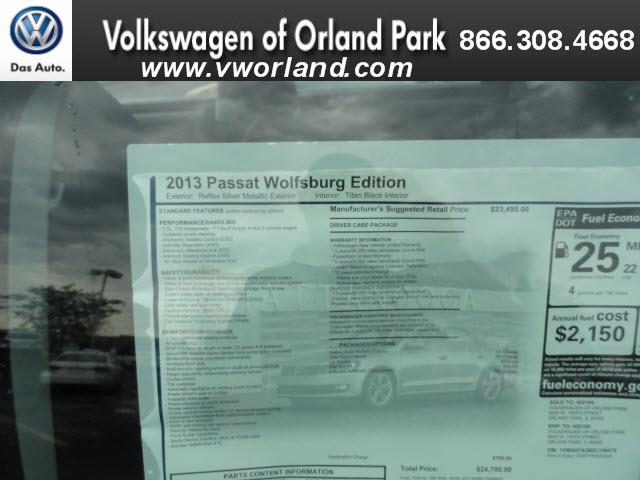 2013 Volkswagen Passat 2WD 4dr XLT