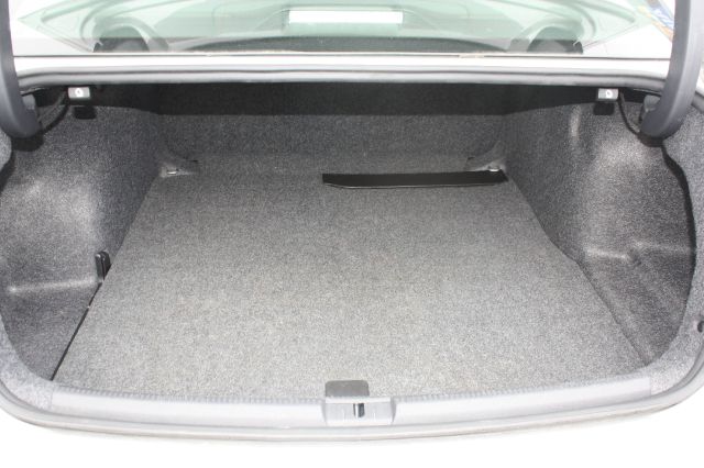 2013 Volkswagen Passat 4.2L Quattro LWB AUTO