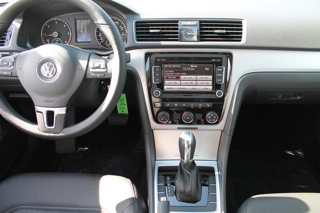 2013 Volkswagen Passat AWD EX