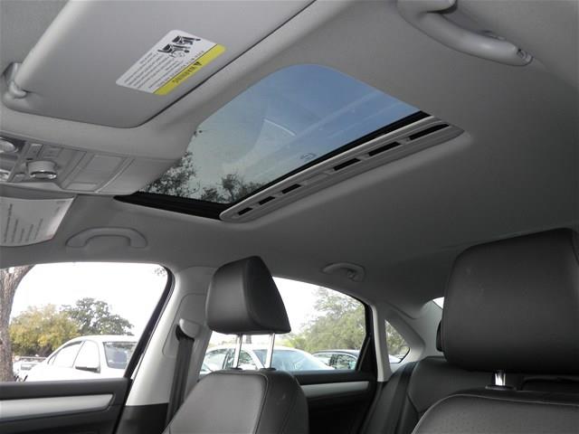 2013 Volkswagen Passat 2011 Nissan Juke SV