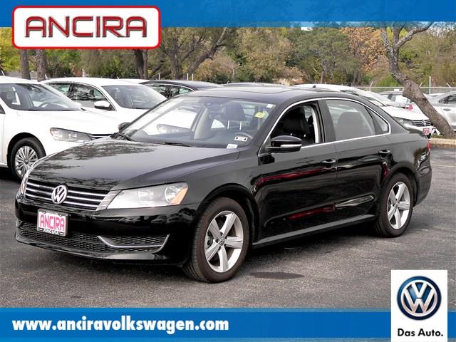 2013 Volkswagen Passat 2011 Nissan Juke SV