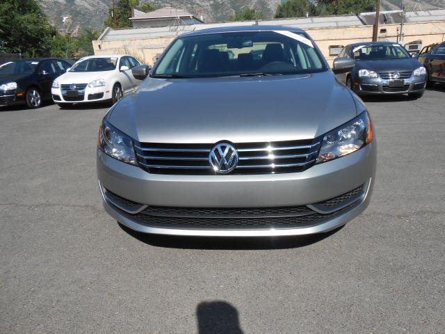 2013 Volkswagen Passat Mainstreet Sedan