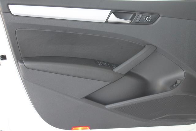 2013 Volkswagen Passat LX Convertible