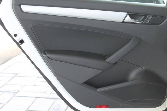 2013 Volkswagen Passat LX Convertible