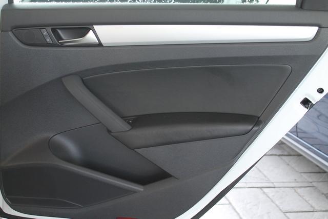 2013 Volkswagen Passat LX Convertible