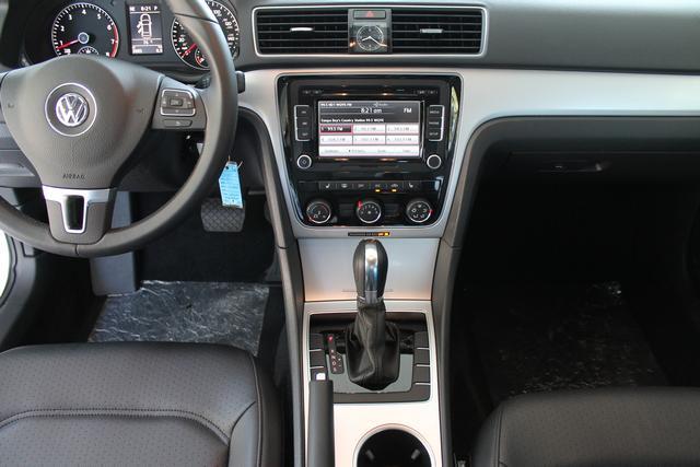 2013 Volkswagen Passat LX Convertible