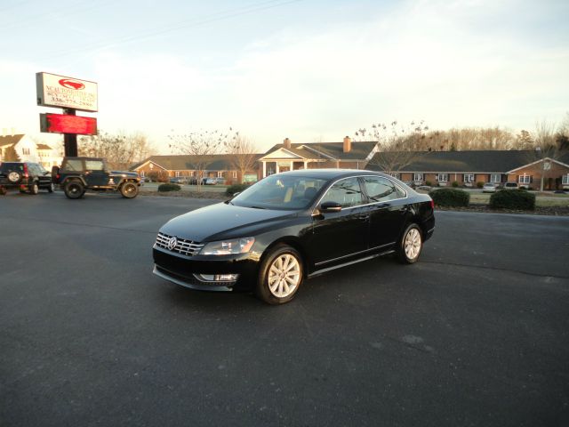 2013 Volkswagen Passat LT Loaded LOW Mileage