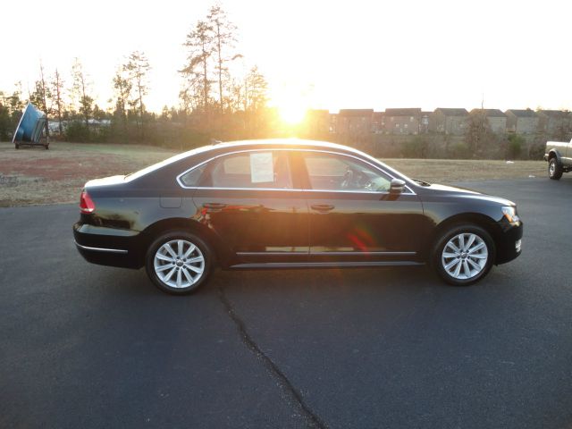 2013 Volkswagen Passat LT Loaded LOW Mileage