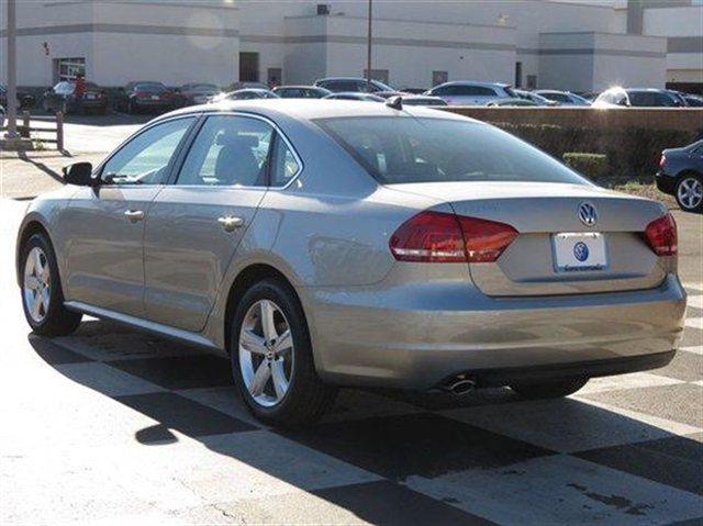 2013 Volkswagen Passat LX Convertible
