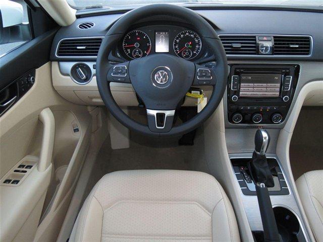 2014 Volkswagen Passat E-150 Cargo