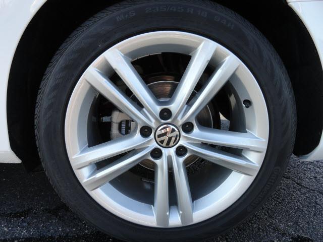 2014 Volkswagen Passat XL Dump Trk