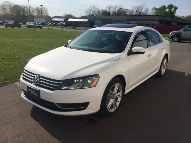 2014 Volkswagen Passat T6 AWD Leather Moonroof Navigation