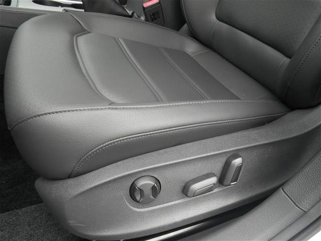 2014 Volkswagen Passat SE