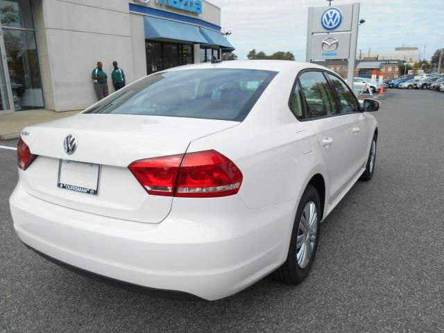 2014 Volkswagen Passat 4.2L Quattro LWB AUTO