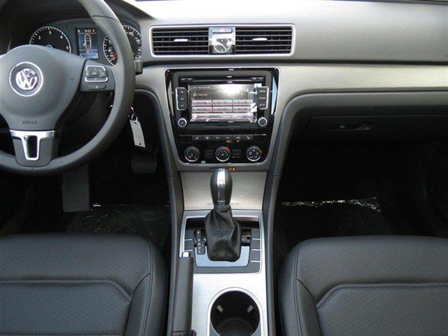 2014 Volkswagen Passat E-150 Cargo