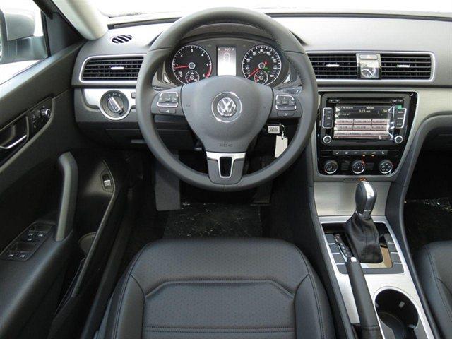 2014 Volkswagen Passat E-150 Cargo