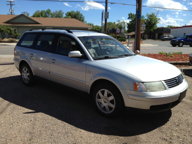 2000 Volkswagen Passat Wagon FWD 4dr Sport