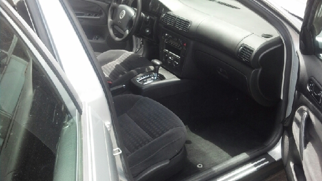 2002 Volkswagen Passat Wagon FWD 4dr Sport