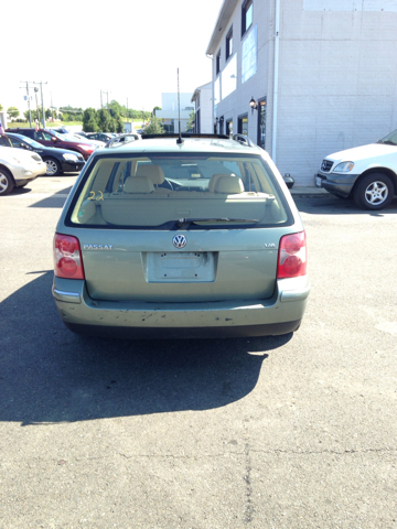 2004 Volkswagen Passat Wagon SE Crew Cab 4WD FFV