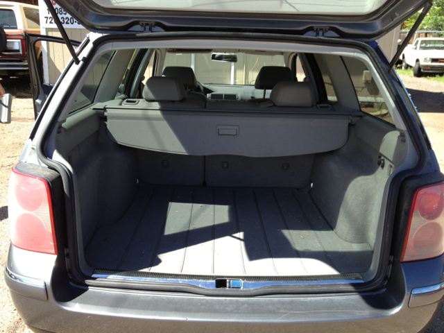 2005 Volkswagen Passat Wagon FWD 4dr Sport