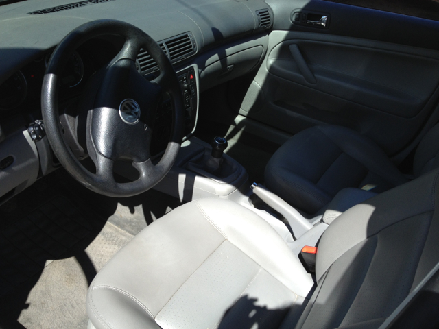 2005 Volkswagen Passat Wagon FWD 4dr Sport